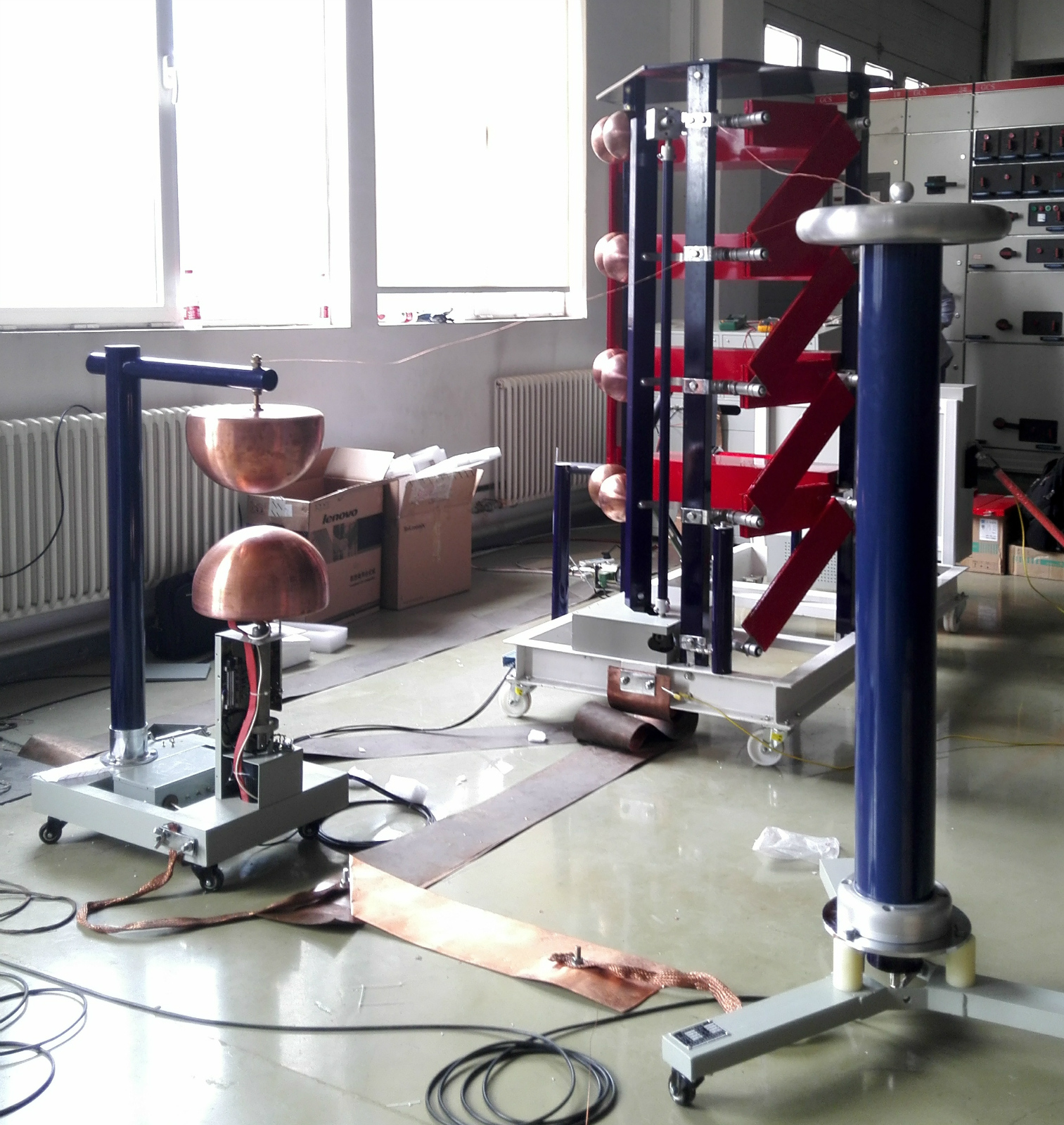 客戶沖擊電壓試驗(yàn)現(xiàn)場 客戶沖擊電壓試驗(yàn)現(xiàn)場